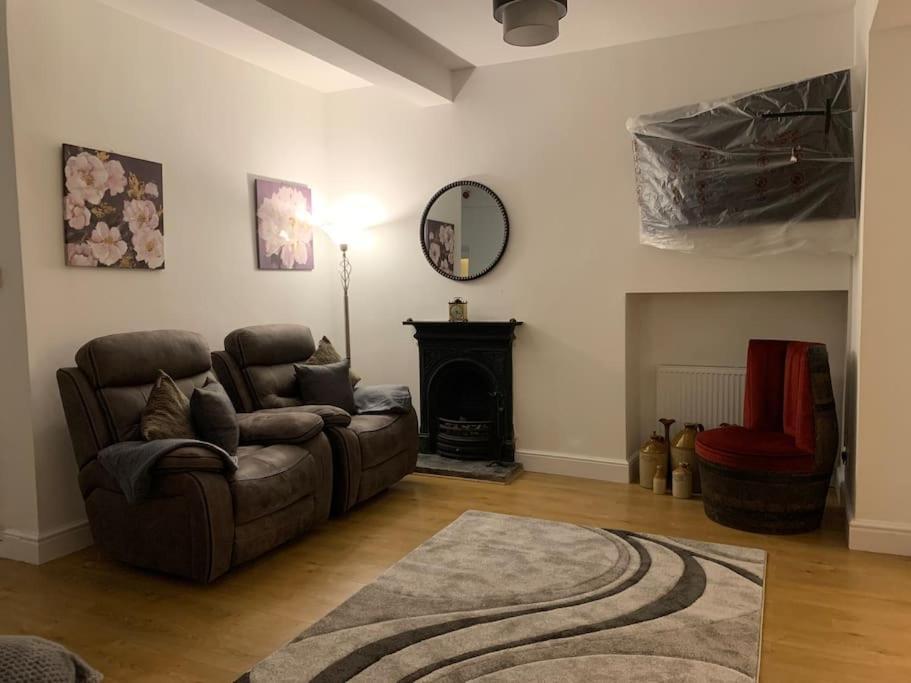 Historic Picturesque Apartment Pembroke Buitenkant foto